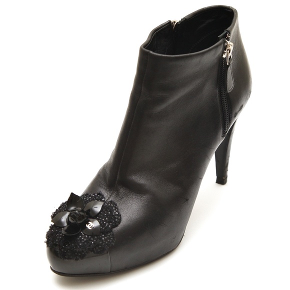 CHANEL Black  Ankle Boots Leather Tweed Camilla Cap Toe Silver CC Zipper Sz 40.5 - Picture 3 of 10